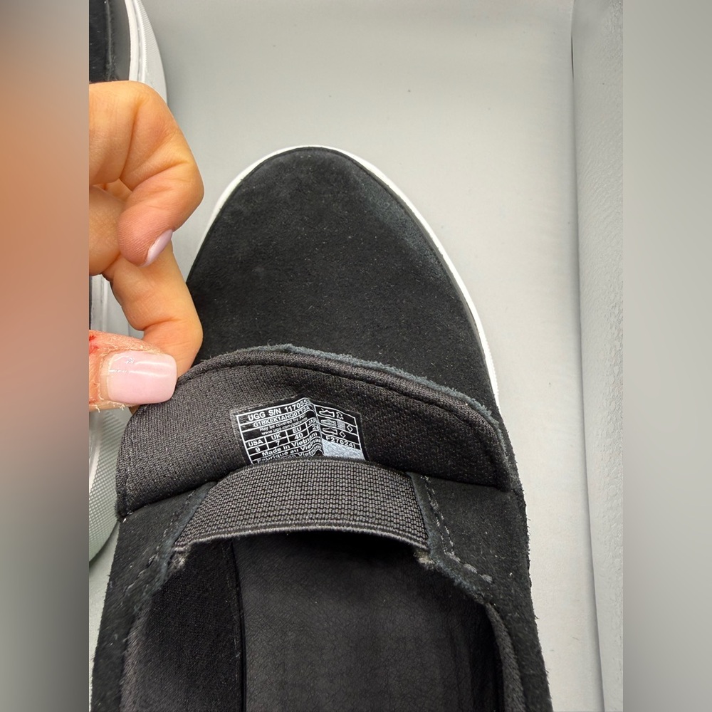 NWT UGG Zilo Slip-On Sneaker – Black Suede – Women’s Size 9 - Picture 5 of 10